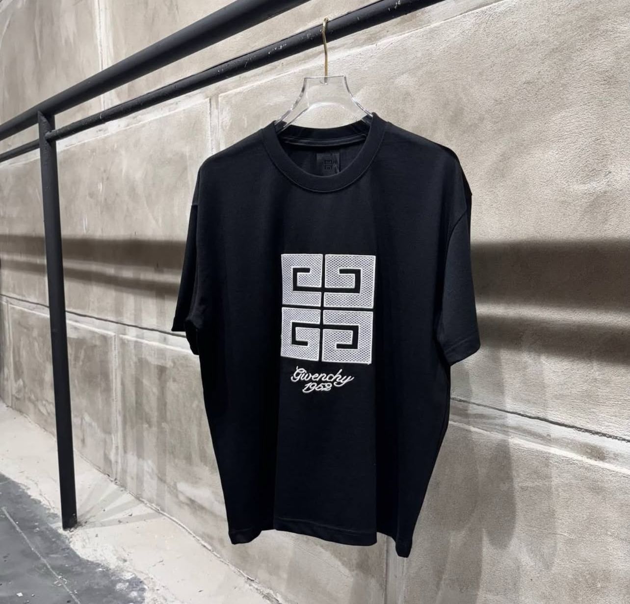 Givenchy Logo motivo 4G